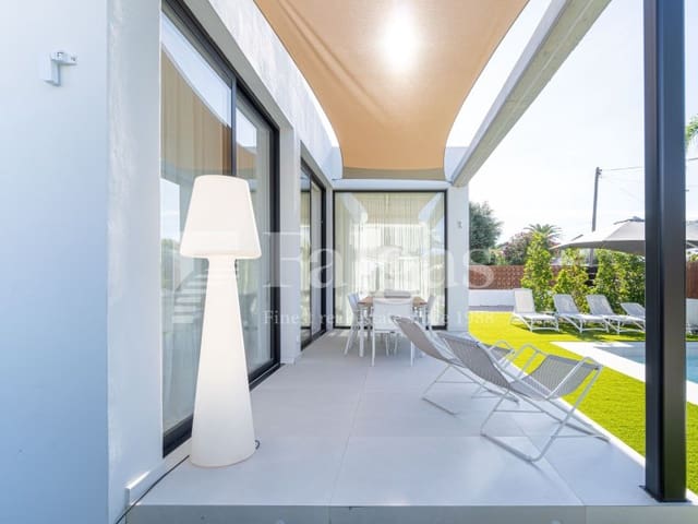 3 bedroom Villa for sale in Empuriabrava, Castelló d'Empúries with pool garage - € 790,000 (Ref: 10142359)