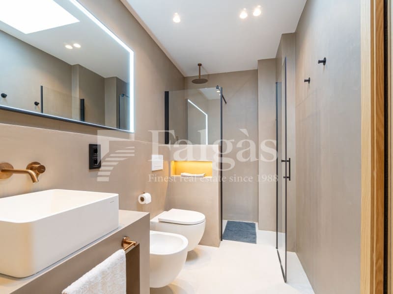 3 bedroom Villa for sale in Empuriabrava with pool garage - € 790,000 (Ref: 10142359)