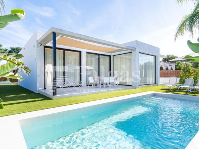 3 bedroom Villa for sale in Empuriabrava, Castelló d'Empúries with pool garage - € 790,000 (Ref: 10142359)