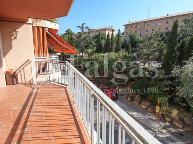 Piso de 4 habitaciones en Figueres en venta - 235.000 € (Ref: 9192908)