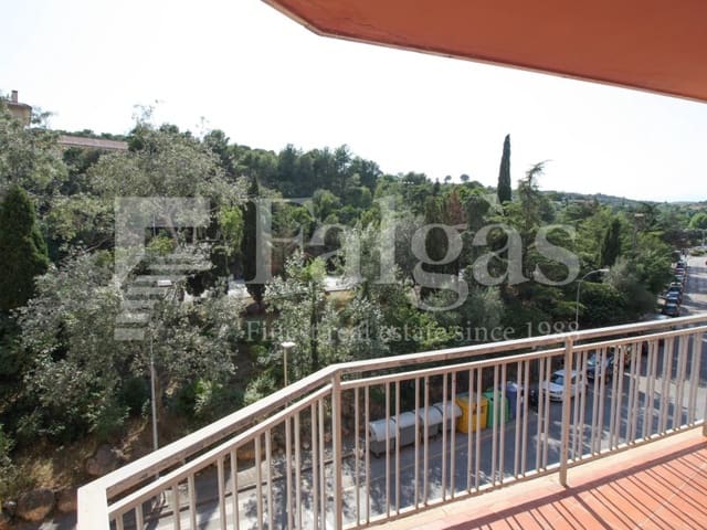 Piso de 4 habitaciones en Figueres en venta - 235.000 € (Ref: 9192908)