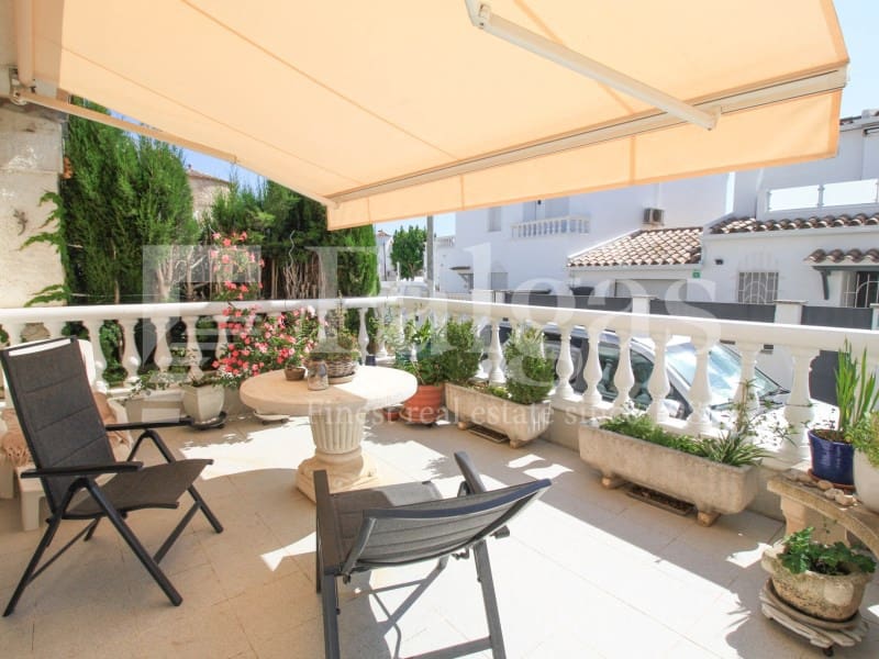 4 Zimmer Villa zu verkaufen in Empuriabrava mit Garage - 325.000 € (Ref: 9192911)