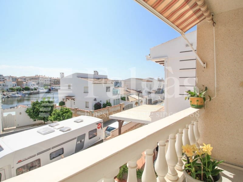 4 Zimmer Villa zu verkaufen in Empuriabrava mit Garage - 325.000 € (Ref: 9192911)