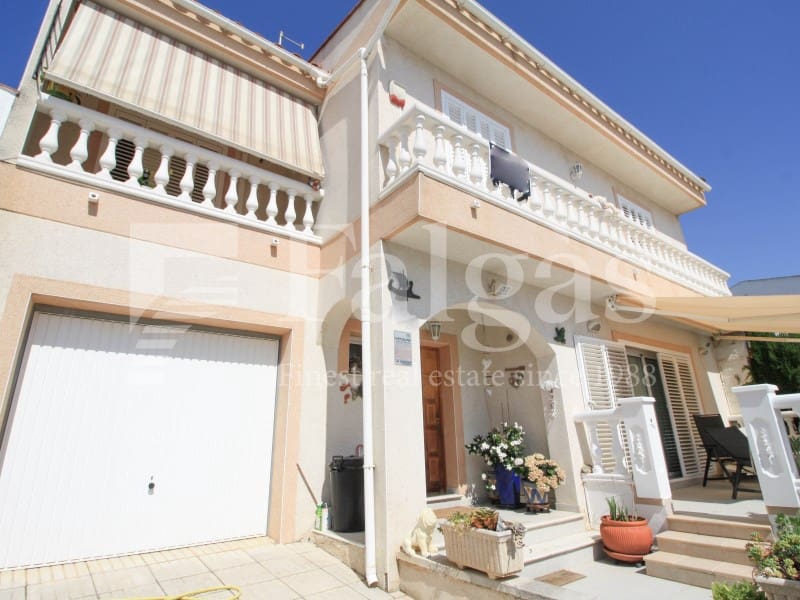 4 Zimmer Villa zu verkaufen in Empuriabrava mit Garage - 325.000 € (Ref: 9192911)