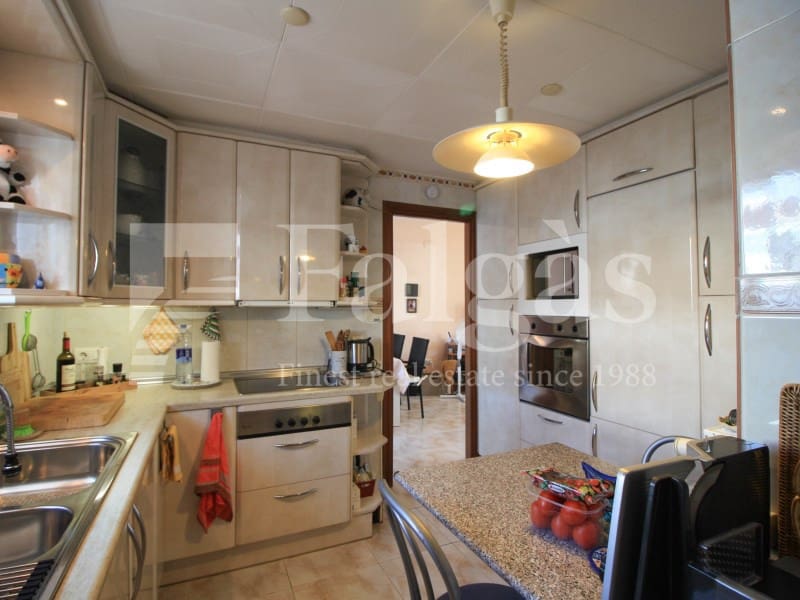 4 Zimmer Villa zu verkaufen in Empuriabrava mit Garage - 325.000 € (Ref: 9192911)