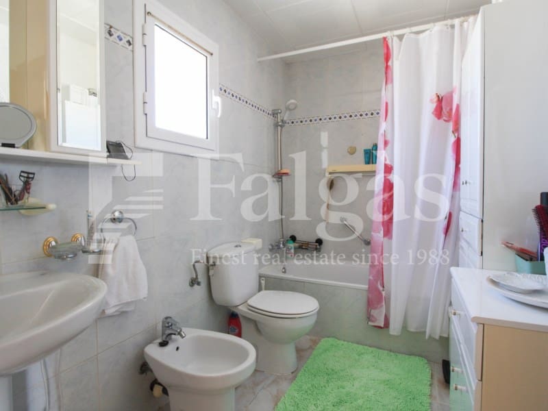 4 Zimmer Villa zu verkaufen in Empuriabrava mit Garage - 325.000 € (Ref: 9192911)