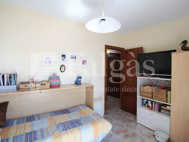 4 Zimmer Villa zu verkaufen in Empuriabrava mit Garage - 325.000 € (Ref: 9192911)