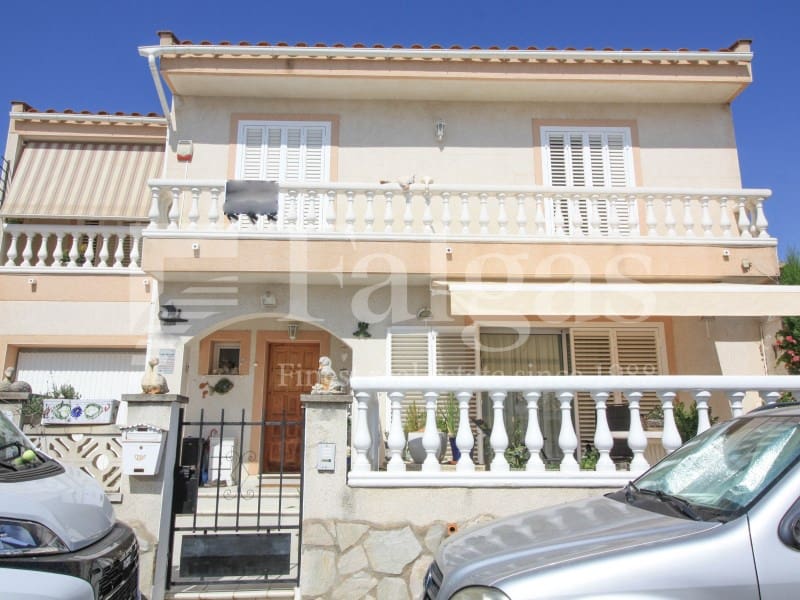 4 Zimmer Villa zu verkaufen in Empuriabrava mit Garage - 325.000 € (Ref: 9192911)