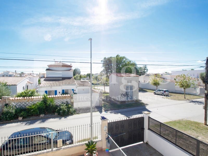 2 soveværelse Byhus til salg i Empuriabrava - € 399.000 (Ref: 9192913)