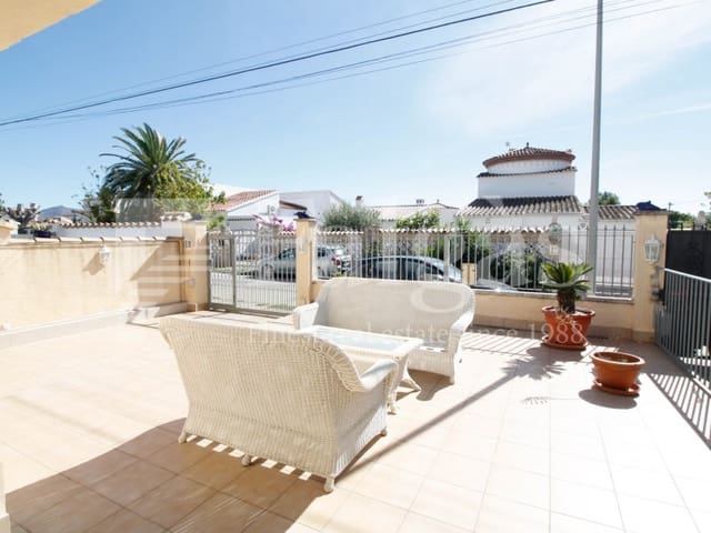2 soveværelse Byhus til salg i Empuriabrava, Castelló d'Empúries - € 399.000 (Ref: 9192913)