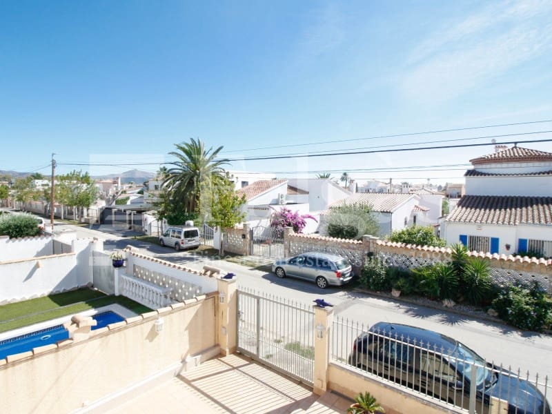 2 soveværelse Byhus til salg i Empuriabrava - € 399.000 (Ref: 9192913)