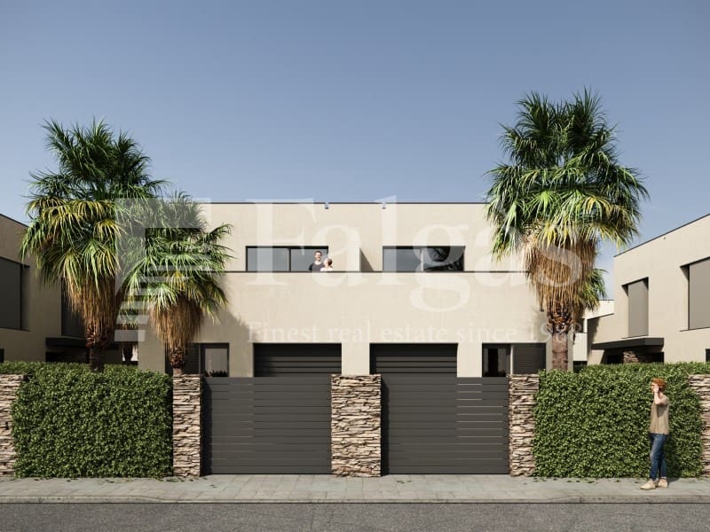 3 sypialnia Dom blizniak na sprzedaż w Empuriabrava z basenem garażem - 399 000 € (Ref: 9192914)