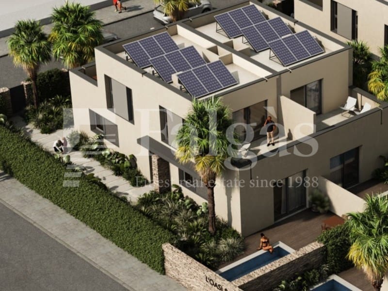 3 sypialnia Dom blizniak na sprzedaż w Empuriabrava z basenem garażem - 399 000 € (Ref: 9192914)