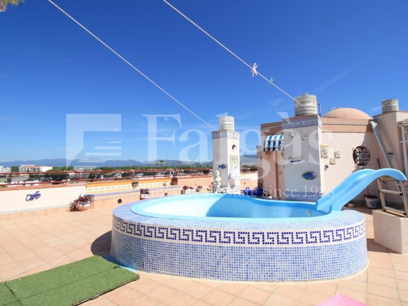 4 sypialnia Mieszkanie na sprzedaż w Empuriabrava z basenem - 475 000 € (Ref: 9192918)