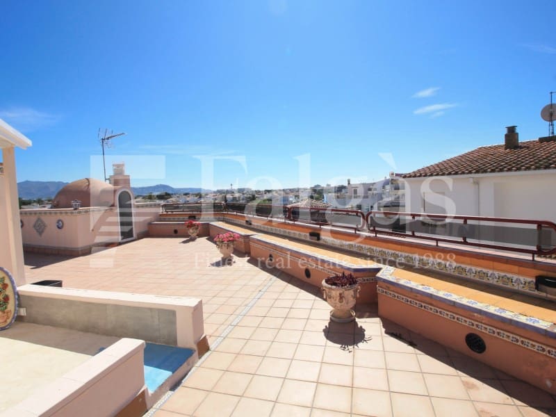 4 sypialnia Mieszkanie na sprzedaż w Empuriabrava z basenem - 475 000 € (Ref: 9192918)