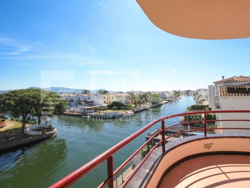 4 sypialnia Mieszkanie na sprzedaż w Empuriabrava z basenem - 475 000 € (Ref: 9192918)