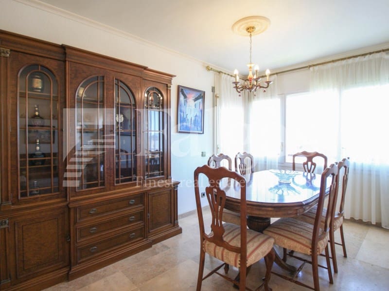 4 sypialnia Mieszkanie na sprzedaż w Empuriabrava z basenem - 475 000 € (Ref: 9192918)