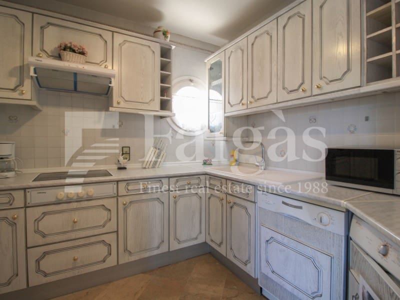 4 sypialnia Mieszkanie na sprzedaż w Empuriabrava z basenem - 475 000 € (Ref: 9192918)