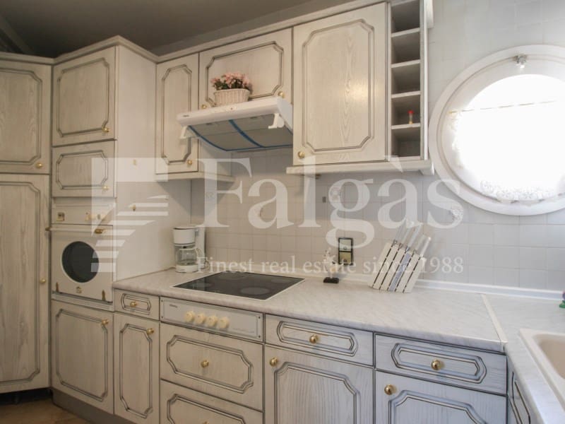 4 sypialnia Mieszkanie na sprzedaż w Empuriabrava z basenem - 475 000 € (Ref: 9192918)