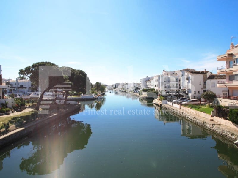 4 sypialnia Mieszkanie na sprzedaż w Empuriabrava z basenem - 475 000 € (Ref: 9192918)