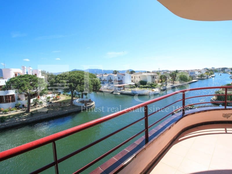 4 sypialnia Mieszkanie na sprzedaż w Empuriabrava z basenem - 475 000 € (Ref: 9192918)