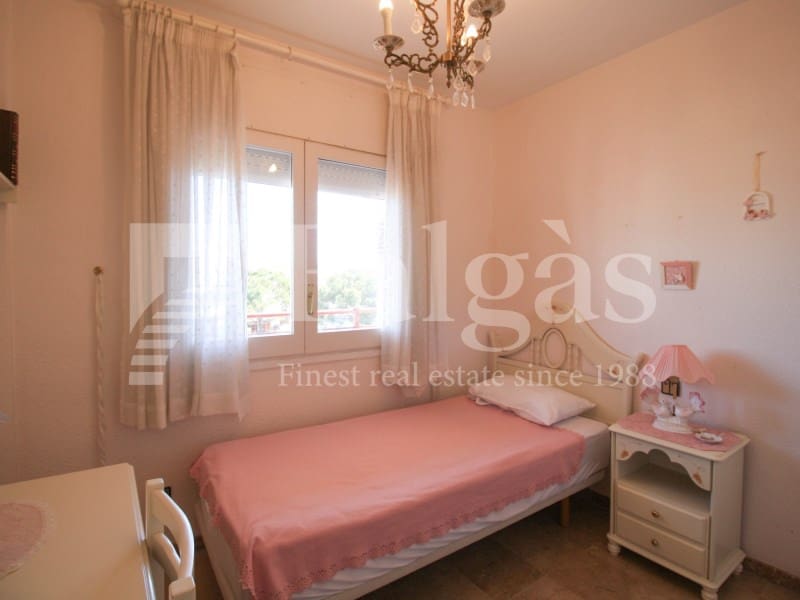 4 sypialnia Mieszkanie na sprzedaż w Empuriabrava z basenem - 475 000 € (Ref: 9192918)