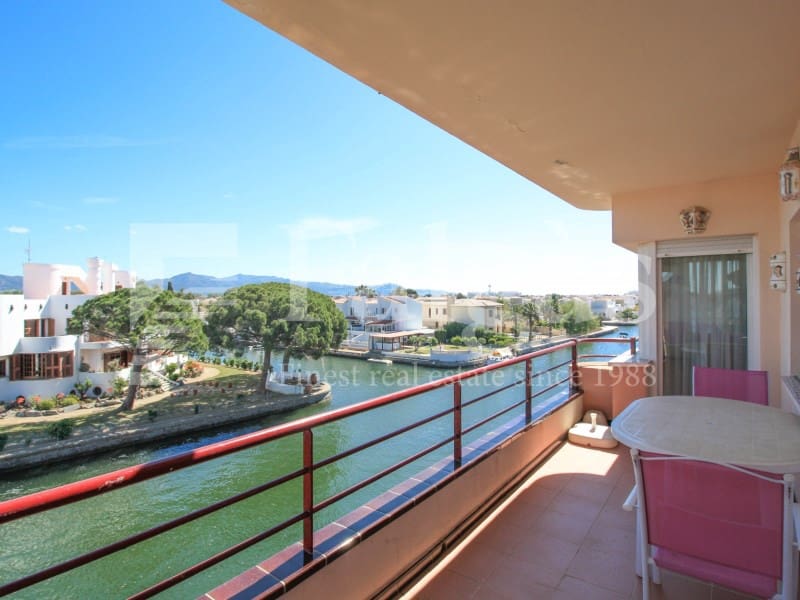 4 sypialnia Mieszkanie na sprzedaż w Empuriabrava z basenem - 475 000 € (Ref: 9192918)