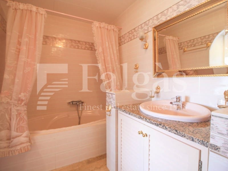 4 sypialnia Mieszkanie na sprzedaż w Empuriabrava z basenem - 475 000 € (Ref: 9192918)