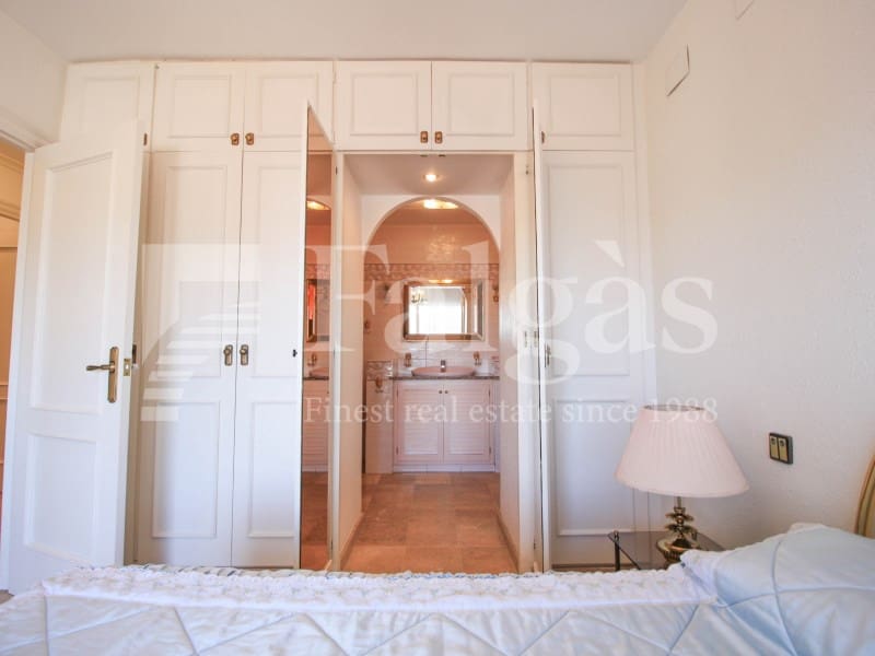 4 sypialnia Mieszkanie na sprzedaż w Empuriabrava z basenem - 475 000 € (Ref: 9192918)