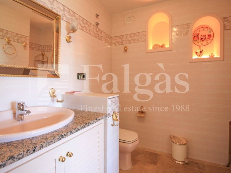 4 sypialnia Mieszkanie na sprzedaż w Empuriabrava z basenem - 475 000 € (Ref: 9192918)