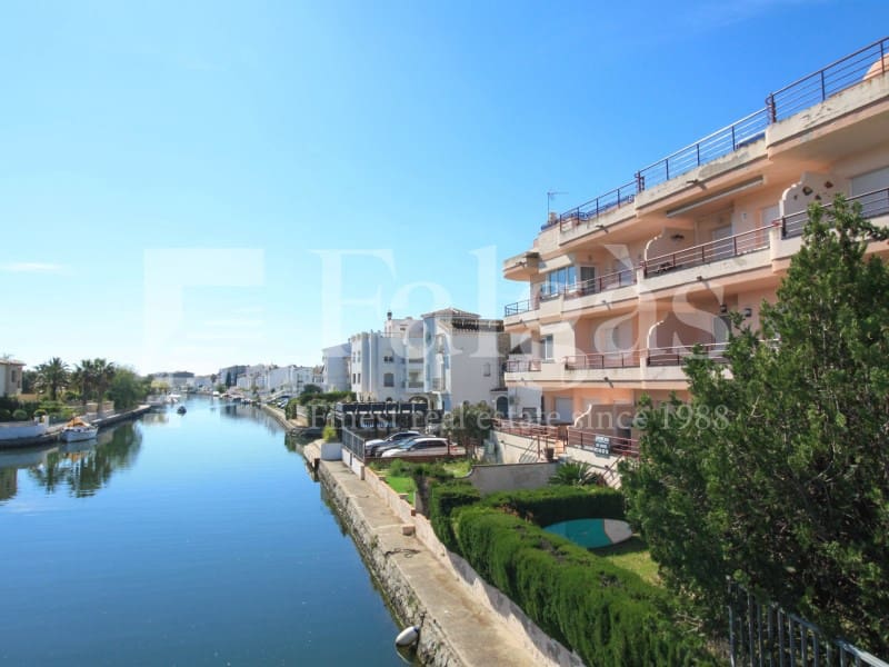 4 sypialnia Mieszkanie na sprzedaż w Empuriabrava z basenem - 475 000 € (Ref: 9192918)