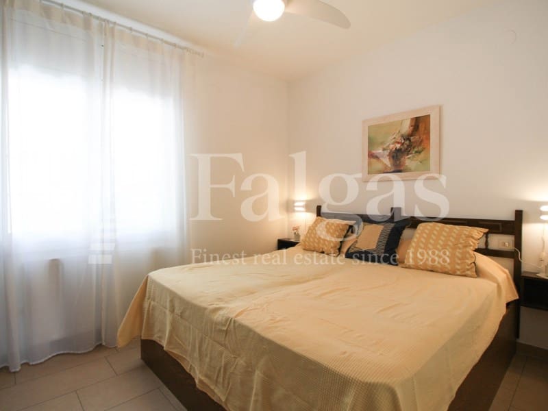 3 soveværelse Bungalow til salg i Empuriabrava med swimmingpool garage - € 495.000 (Ref: 9192922)