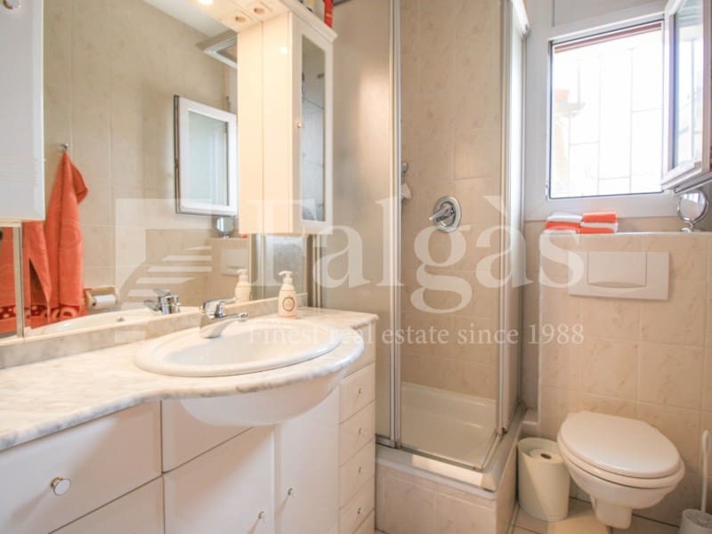 3 soveværelse Bungalow til salg i Empuriabrava med swimmingpool garage - € 495.000 (Ref: 9192922)