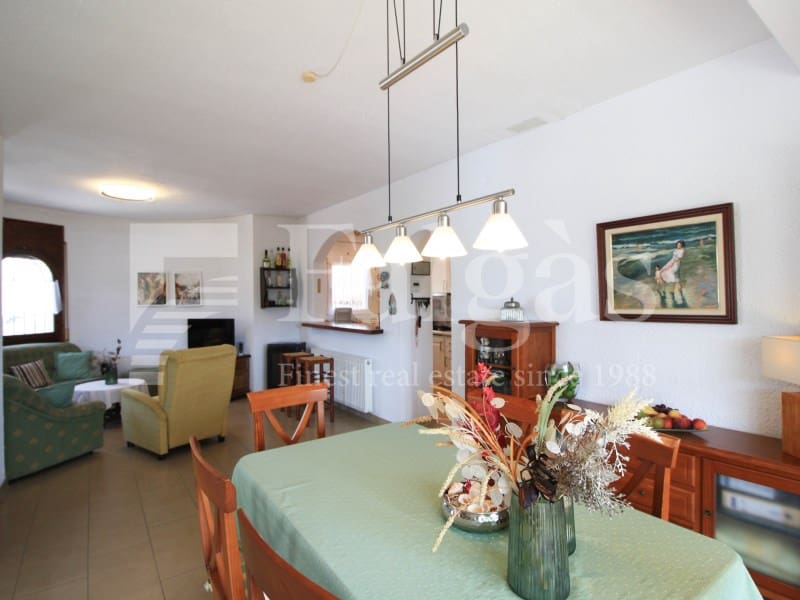 3 soveværelse Bungalow til salg i Empuriabrava med swimmingpool garage - € 495.000 (Ref: 9192922)