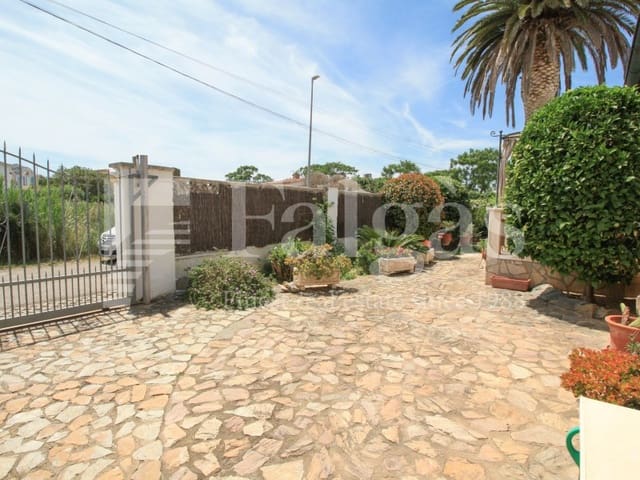 3 bedroom Bungalow for sale in Empuriabrava, Castelló d'Empúries with pool garage - € 495,000 (Ref: 9192922)