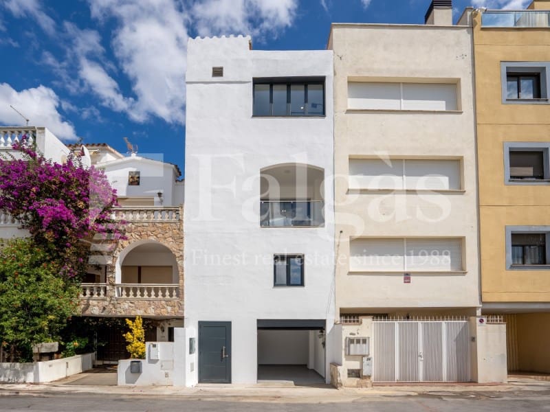 4 soverom Hus til salgs i Empuriabrava med garasje - € 639 000 (Ref: 9192924)