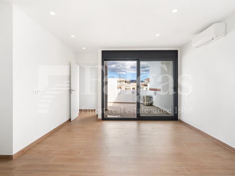 4 soverom Hus til salgs i Empuriabrava med garasje - € 639 000 (Ref: 9192924)