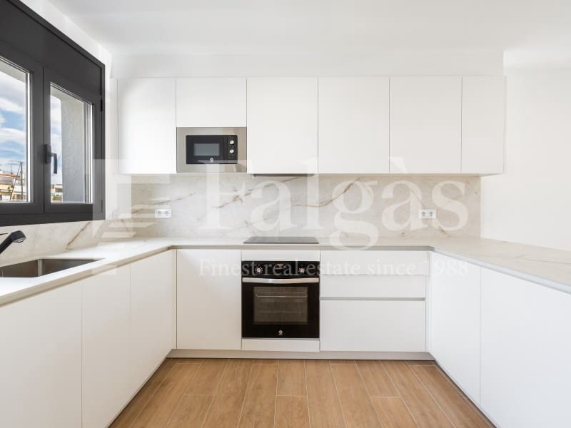 4 soverom Hus til salgs i Empuriabrava med garasje - € 639 000 (Ref: 9192924)