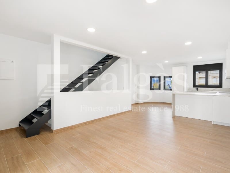 4 soverom Hus til salgs i Empuriabrava med garasje - € 639 000 (Ref: 9192924)