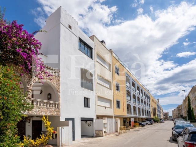 4 chambre Maison de Ville à vendre à Empuriabrava, Castelló d'Empúries avec garage - 639 000 € (Ref: 9192924)