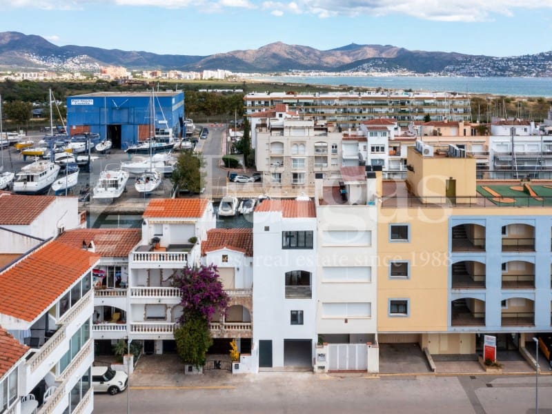 4 soverom Hus til salgs i Empuriabrava med garasje - € 639 000 (Ref: 9192924)