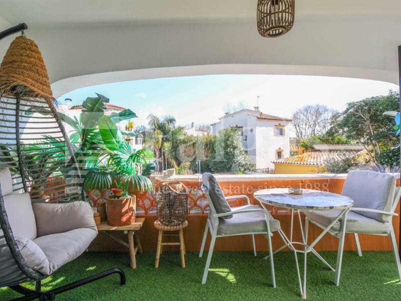 4 chambre Villa/Maison à vendre à Empuriabrava avec piscine garage - 598 000 € (Ref: 9192925)