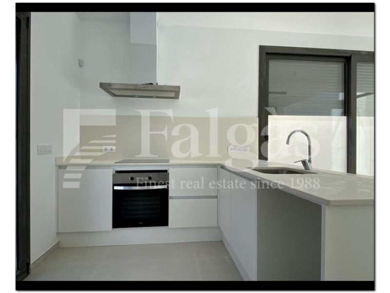 4 soveværelse Semi-Rækkehus til salg i Empuriabrava med swimmingpool - € 739.000 (Ref: 9192926)