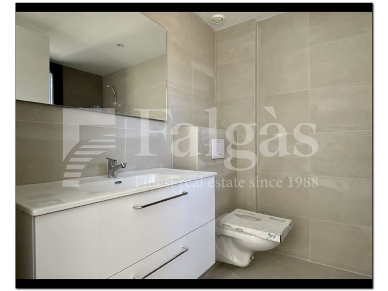 4 soveværelse Semi-Rækkehus til salg i Empuriabrava med swimmingpool - € 739.000 (Ref: 9192926)