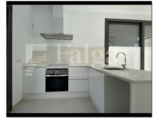 4 slaapkamer Halfvrijstaande villa te koop in Empuriabrava, Castelló d'Empúries met zwembad - € 739.000 (Ref: 9192926)