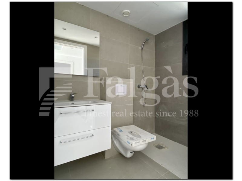 4 soveværelse Semi-Rækkehus til salg i Empuriabrava med swimmingpool - € 739.000 (Ref: 9192926)