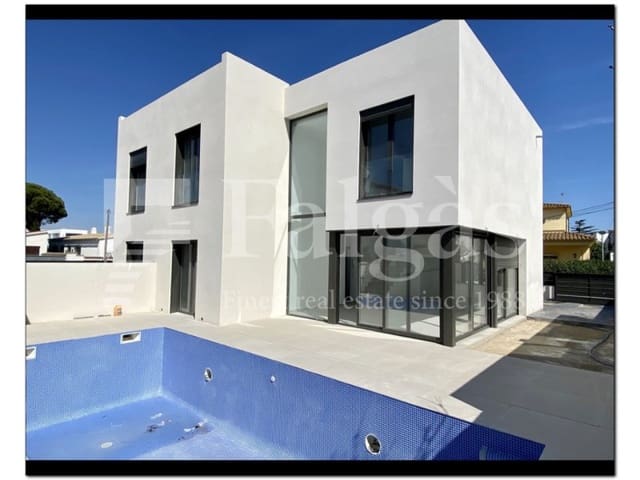 4 slaapkamer Halfvrijstaande villa te koop in Empuriabrava, Castelló d'Empúries met zwembad - € 739.000 (Ref: 9192926)