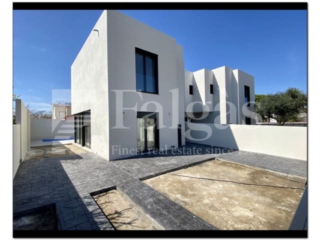 4 slaapkamer Halfvrijstaande villa te koop in Empuriabrava, Castelló d'Empúries met zwembad - € 739.000 (Ref: 9192926)