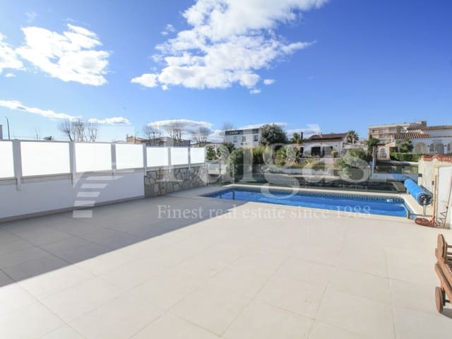 3 bedroom Villa for sale in Empuriabrava, Castelló d'Empúries with pool garage - € 695,000 (Ref: 9192927)