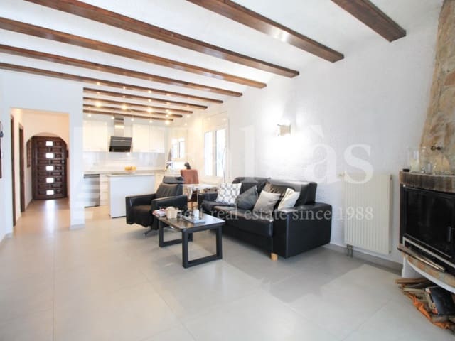 3 bedroom Villa for sale in Empuriabrava, Castelló d'Empúries with pool garage - € 695,000 (Ref: 9192927)